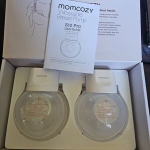 Momcozy Wearable Breast Pump - White